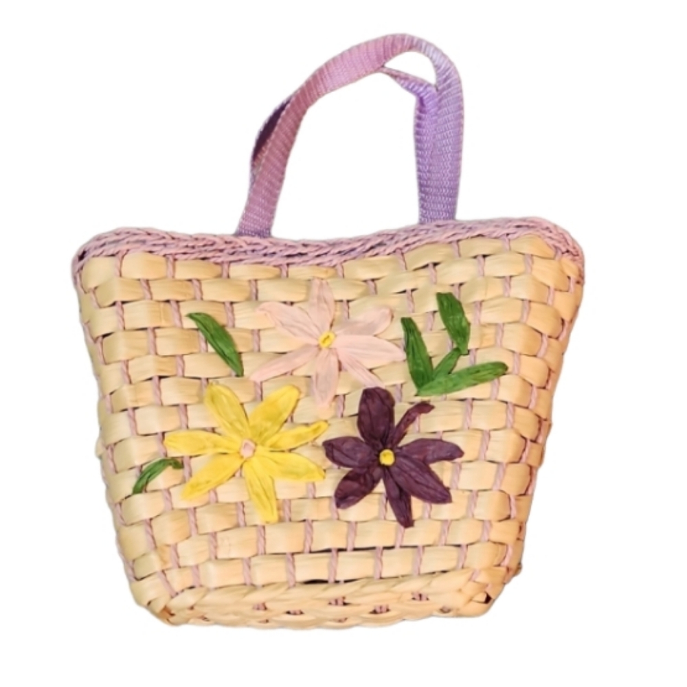 Vintage straw small Easter or beach purse. Straw unused